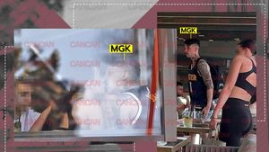 Imagini inedite cu MGK și iubita sa, după marea împăcare! Trapperul a dat-o de gard... pe bune!! N-a mai ajuns la toaleta de la Loft, iar CANCAN.RO l-a filmat în fapt!