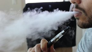 Un nou studiu identifică principalele motive pentru care fumătorii români fac trecerea de la fumat la produse cu potențial de risc redus
