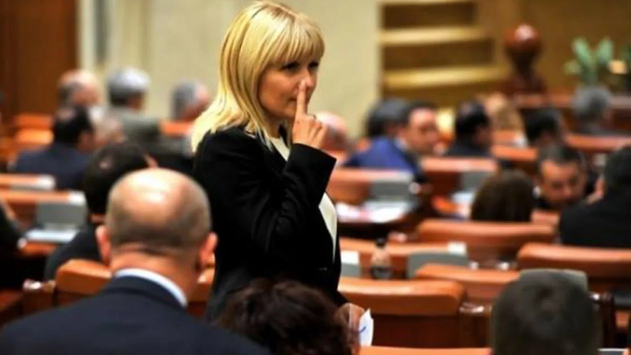 Am pus mana pe ele! Fotografii de senzatie cu Elena Udrea, cel mai vanat om din ultimele saptamani de catre procurorii DNA