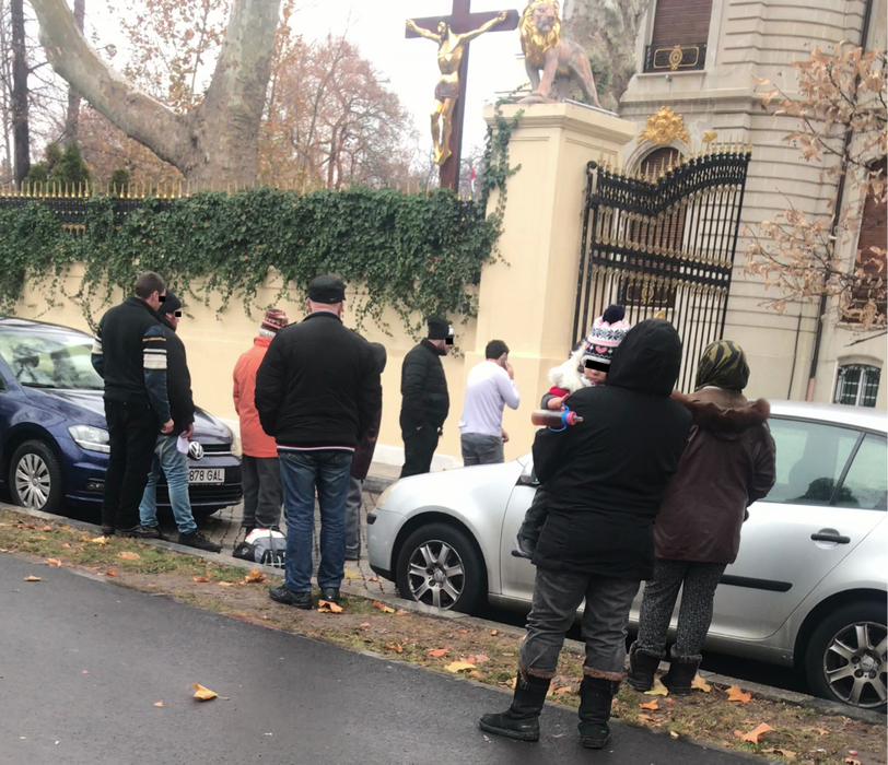 Ionuț Luțu, cancelarul lui Gigi Becali, și-a deschis ”punct de lucru” la poarta Palatului din Aleea Alexandru!