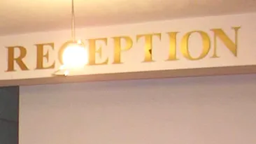 Receptionerul unui hotel din Bucuresti, arestat pentru fraudarea cardurilor clientilor