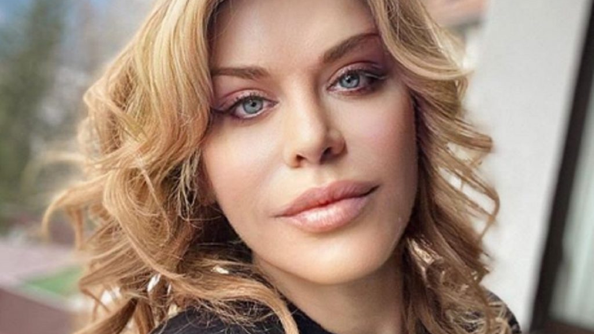 Loredana Groza, complet transformată. Are aproape 50 de ani, dar le dă clasă puștoaicelor!