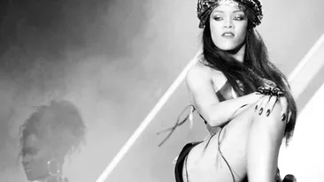 Sexy si rea: Uite cum se dezlantuie pe scena nebunatica Rihanna