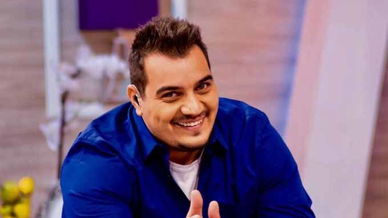 BURSUCU` se iubeşte cu o blondă sexy! Cum arată cea care i-a ”furat” inima