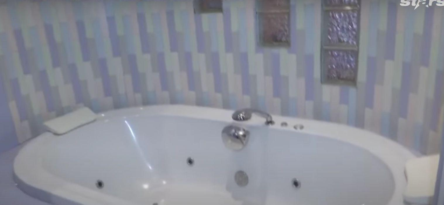 Cum arată apartamentul de 200 mp în care locuiește Regina Întunericului? Imagini rare din casa Gabrielei Lucuțar