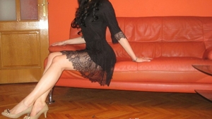 O cheama Denisa si este cea mai inalta prostituata din Romania! "M-a certat ca am baut cafeau prea repede"