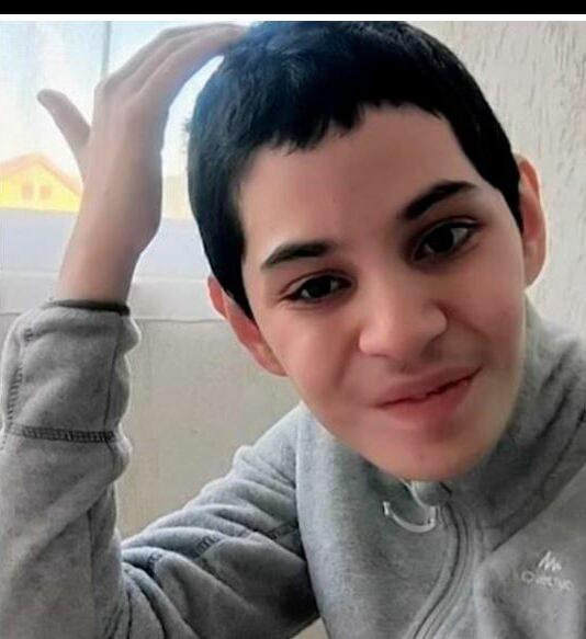 Andrei, adolescentul de 16 ani din Gorj care a murit după ce medicii au refuzat să-l opereze, a fost înmormântat. VIDEO