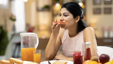 Alimentul pe care toate femeile trecute de 40 ani de ani ar trebui să îl mânânce în fiecare zi