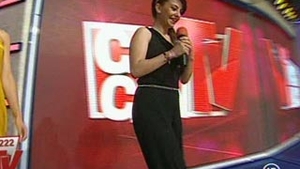 VIDEO Giulia Anghelescu, o mamica sexy si fericita! Afla daca isi mai doreste un copil si de ce a ales sa isi dea micuta de numai trei luni la inot! "Antonia are antrenoare personala"