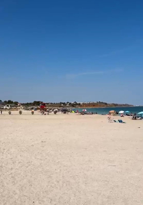 Vama Veche, ca în mijlocul verii pe 19 septembrie! Turiștii fac plajă și baie, iar apa e ca în Grecia