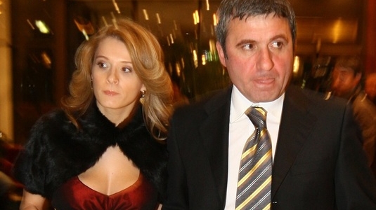 Cum a cucerit-o Hagi pe soția sa, în urmă cu 24 de ani, de când sunt căsătoriți: ”Venea să mă…”