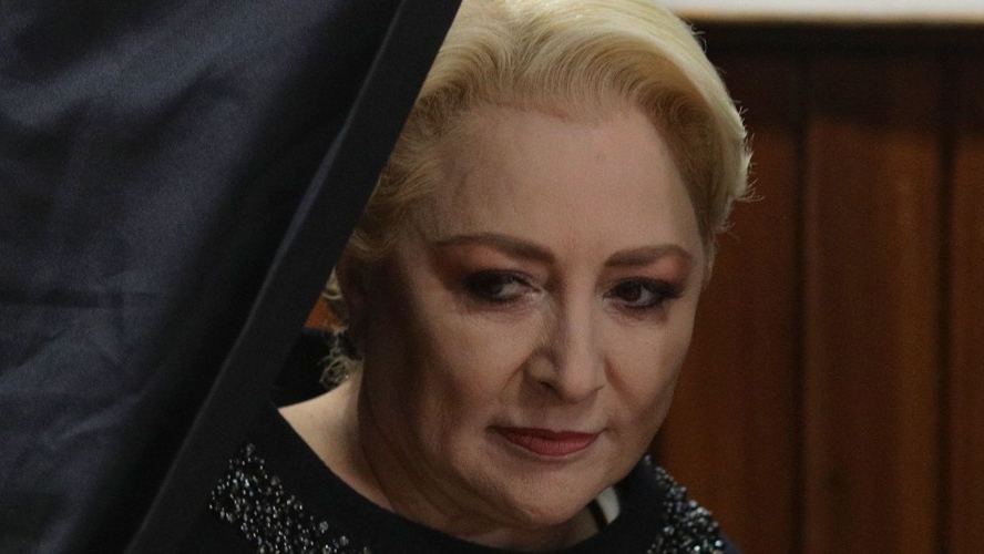 Cum a apărut îmbrăcată Viorica Dăncilă azi-dimineață, la vot! Detaliul observat de toată lumea