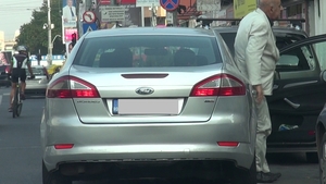 Sexy gravida Oana Lis, cu sanul la vedere pe strada! In ce hal a putut sa intre intr-un restaurant din Primaverii