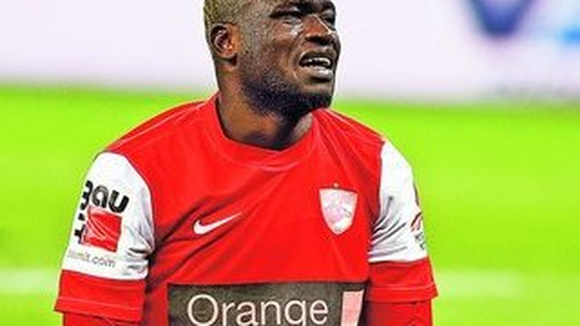 Dinamovistii cred ca africanul e la Paris pentru negocieri. Kone, banuit ca minte ca are malarie!