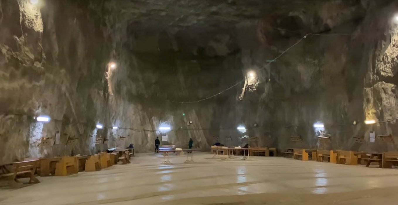 Salina Praid, un obiectiv turisti vizitat de mii de persoane, zilnic - se află în județul Harghita / sursă foto: Captură video