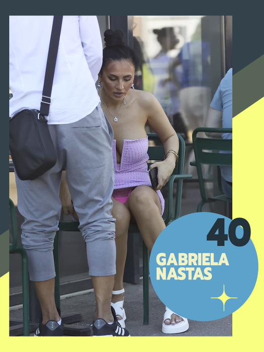 TOP 40 vedete în ipostaze rare! Mai provocator de atât nu se poate. Delia, Anna Lesko şi Ramona Olaru au pus pe jar imaginaţia bărbaţilor în rochiţe mini, mulate, chiar şi nemachiate 