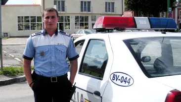 Marian Godina, cel mai haios poliţist de la Rutieră, a ajuns la locul unui accident rutier: Un A6 facut zob şi o 1310 praf