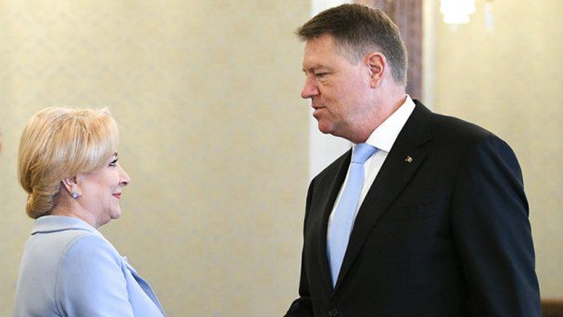 Președintele Klaus Iohannis a semnat decretele: 10 magistrați, OUT!