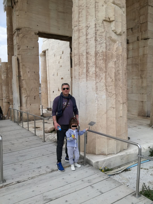 Theodor Ouatu era la fel de talentat precum fratele lui celebru: avea o voce bună și practica Aikido. Fetița lui va prețui fiecare amintire creată împreună | FOTO
