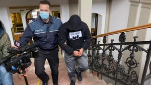 O femeie a fost înjunghiată de concubinul ei, pe o stradă în Cluj-Napoca, pentru că nu și-a oprit copilul din plâns