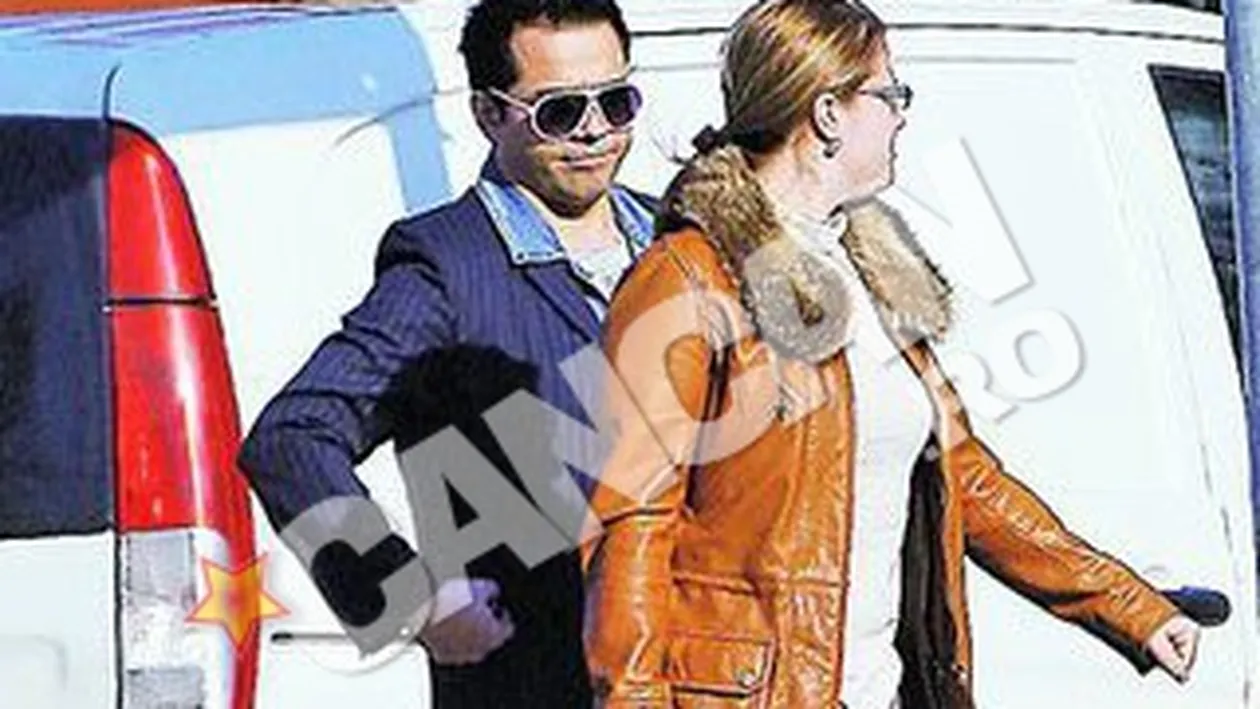 Jean de la Craiova ar putea lansa o noua manea dupa aceste imagini. Cumparaturi cu sotia, noua moda-n Romania