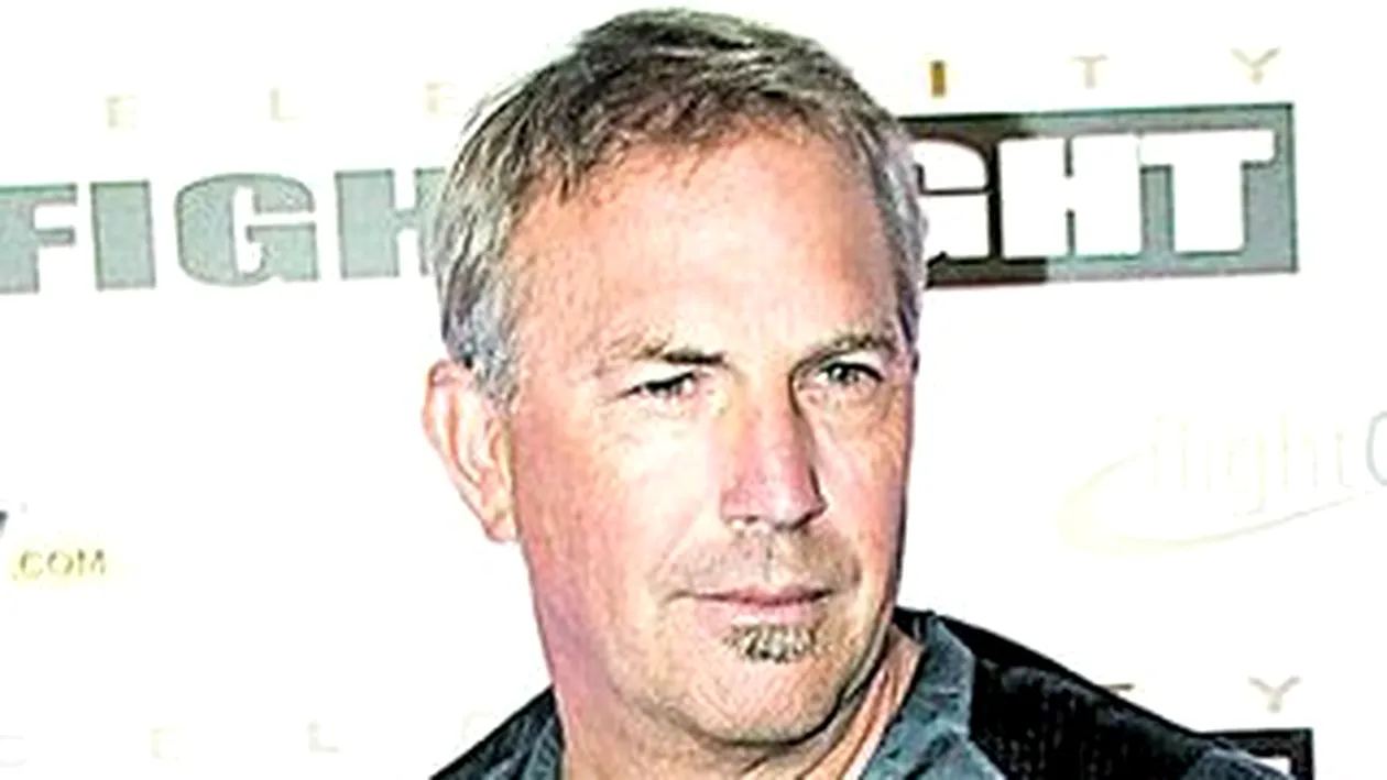 Vrea sa-i calce actorului american pe urme. El este fiul lui Kevin Costner