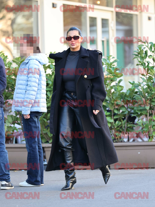 Roxana Dobre, într-o ținută all black