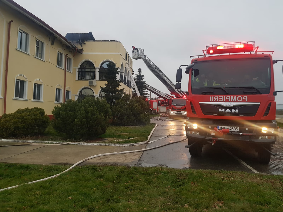 Incendiu la ferma din Rotunda a deputatului Dan Ciocan. FOTO&VIDEO