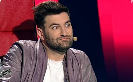 Nu ţi l-ai fi închipuit niciodată pe Smiley macaragiu! Imagini absolut inedite cu solistul ”la înălţime”