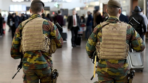 Alertă cu bombă la metroul din Paris, înaintea meciului Franţa – România!