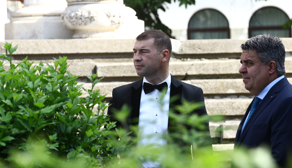 Cununie mare la Mănăstirea Cașin! A urmat nunta regală între Alexandros și Roxana