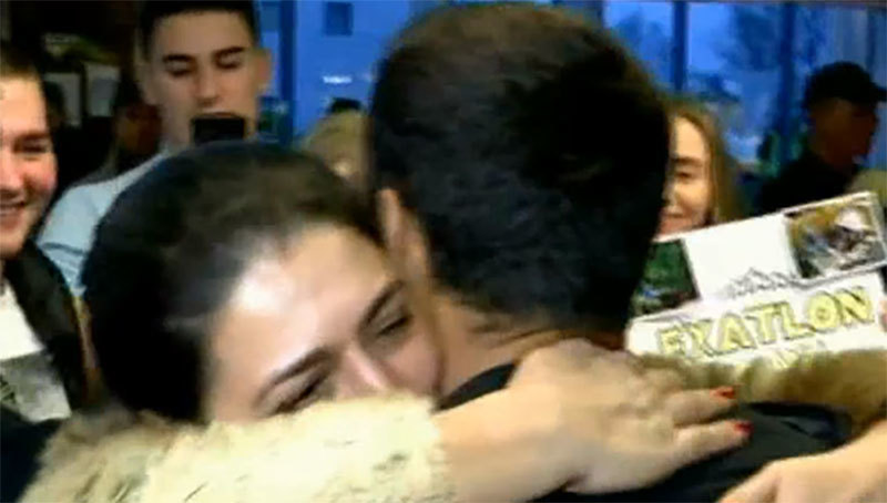 Cum arată iubita lui Bogdan de la “Exatlon”! Bruneta l-a aşteptat la aeroport şi…