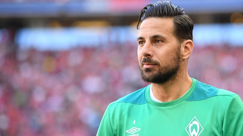Claudio Pizarro se retrage din fotbal la 41 de ani