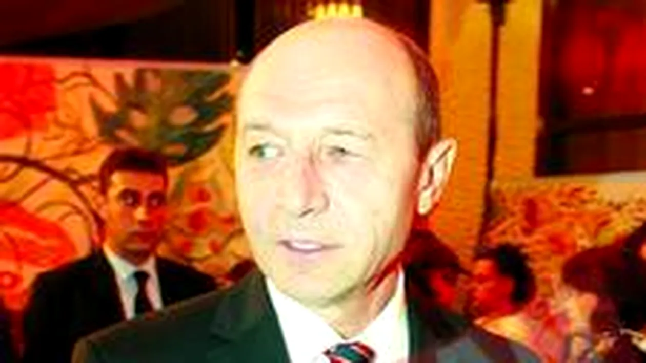 VIDEO Mesajul presedintelui Basescu pentru romani: In 2010 vom scapa de criza