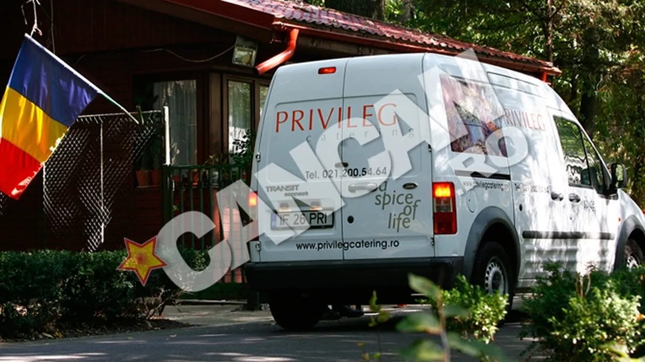 Ultimele pregatiri pentru petrecerea de nunta a Elenei Basescu - La Palatul Snagov se pun la punct ultimele detalii