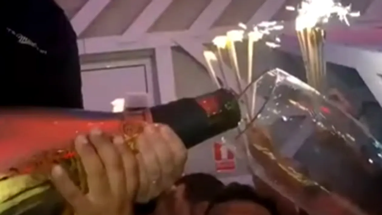 Nu este o eroare! Câți lei costă o șampanie în cluburile din Mamaia