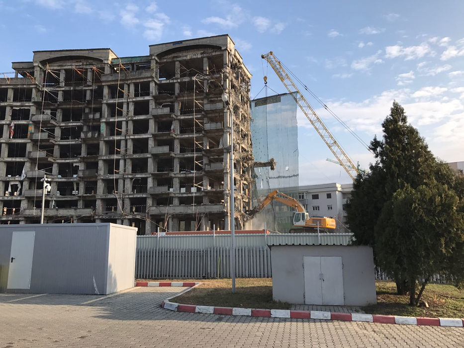 Construcţia a fost demolată în această după-amiază