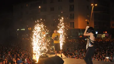 Care sunt castigatorii Romanian Top Hits 2012- Kamarera (da-mi o bere!), premiat de doua ori