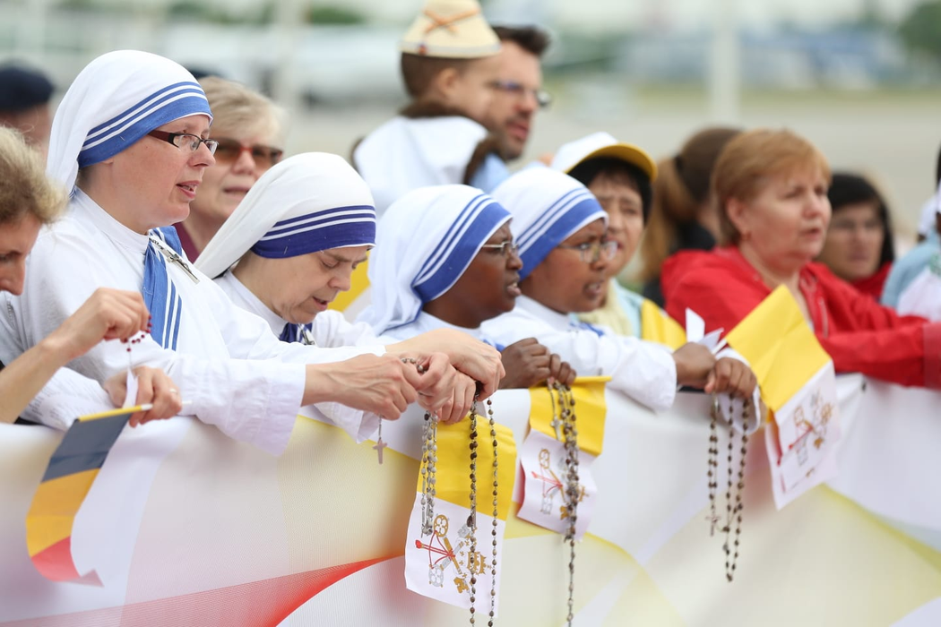 Papa Francisc este în România! Imagini super-exclusive + informații în premieră