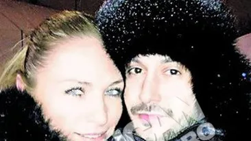 Lectii de sarut frantuzesc in public! Violeta Babliuc si-a sufocat iubitul la patinoar