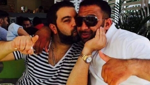 Panică la priveghiul lui Emi Pian! Florin Salam a fost scos pe brațe afară, după ce i s-a făcut rău la căpătâiul interlopului
