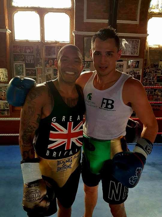 Flavius Biea s-a pregătit pentru partida de la Timişoara şi cu celebrul pugilist Ashley Theophane