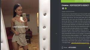 Fabulos! O româncă de pe un site de escorte acceptă să fie plătită în... Bitcoin. Tânăra s-a fotografiat sexy și...