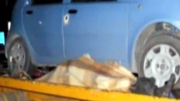 Doar in Romania se poate intampla asa ceva! Un batran omorat de o masina intr-un accident rutier a fost transportat la morga pe platforma, langa autoturismul care l-a ucis - Vezi imaginea groazei