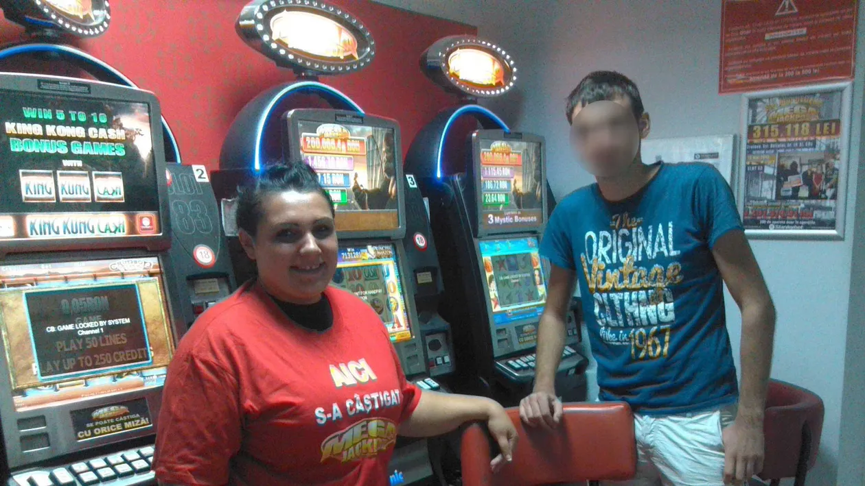 Vezi ce suma uriasa a castigat un tanar la aparate!