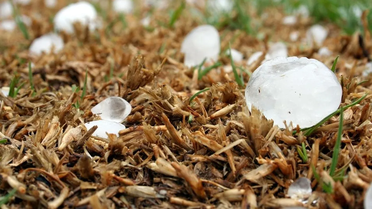 Revin ploile în toată țara! Pe Litoral se anunță grindină