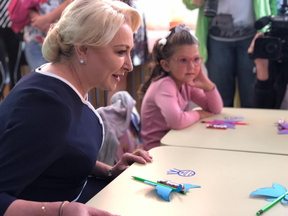 Premierul Viorica Dăncilă, mesaj cu ocazia deschiderii noului an școlar: ”Am credința că România va crește doar dacă educația va crește”