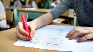 Zeci de percheziții în cinci județe într-un dosar de fraudare a Bacalaureatului. Subiectele ar fi fost divulgate înainte de probe