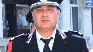 Un pompier din Gorj a salvat o femeie din mâinile unui hoț