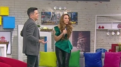 Iulia Vântur şi-a etalat burtica de gravidă
